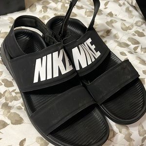 Nike tanjun sandals